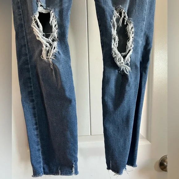 Old Navy Mid-Rise Rockstar Skinny Jeans - Picture 3 of 6